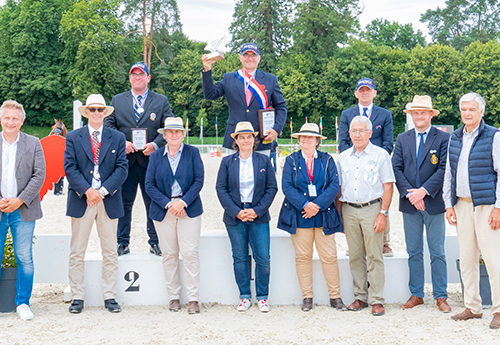 Championnat de France de chevaux en paire, le podium avec les officiels