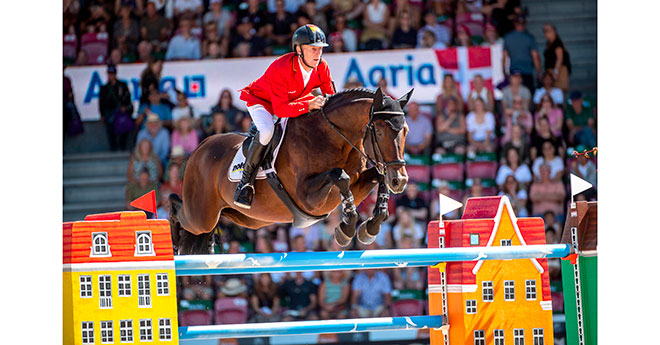 Médaillé d’or olympique, mondial et européen par équipes et triple champion de la Coupe du Monde FEI, Marcus Ehning portera le drapeau allemand en partenariat avec Stargold au Championnat d’Europe FEI 2023 à Milan (ITA) la semaine prochaine (© FEI)