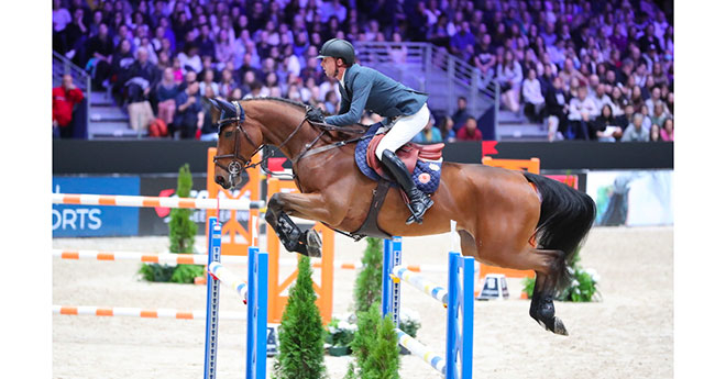 Ben Maher/Dallas Végas Batilly (SF née chez Jean-Claude Violet) a pris la place de Julien Epaillard/Dubai du Cèdre (© ER)