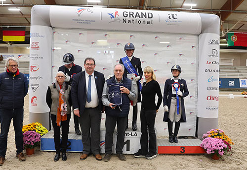 Le podium : Stéphanie Brieussel, Gilles Siauve, Barbara Clément-Klinger (FFE/PSV)