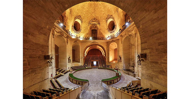 Le dôme des Grandes Écuries, une salle de spectacle équestre unique au monde (© C.Tanière)