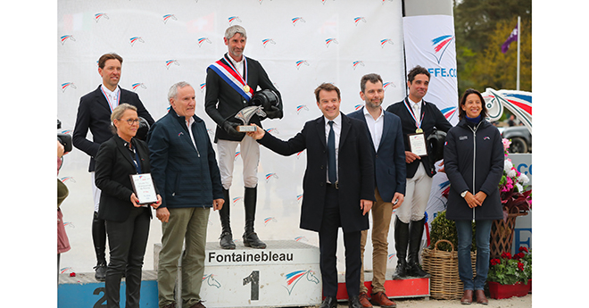 Le podium : 1. Cedric Hurel; 2. Simon Delestre; 3. Alix Ragot